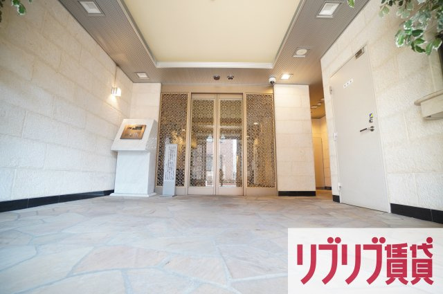 日神パレステージ西千葉のエントランス