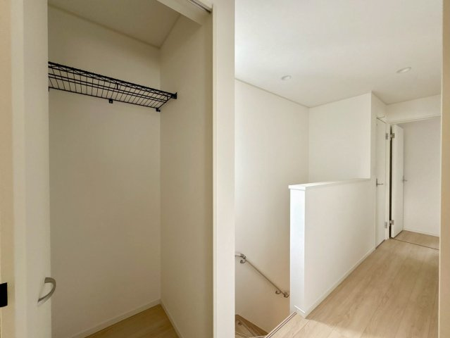 「和室付の5LDK」高知市南金田第1　5号棟新築一戸建ての収納|掃除用品などの収納にも便利なスペース
