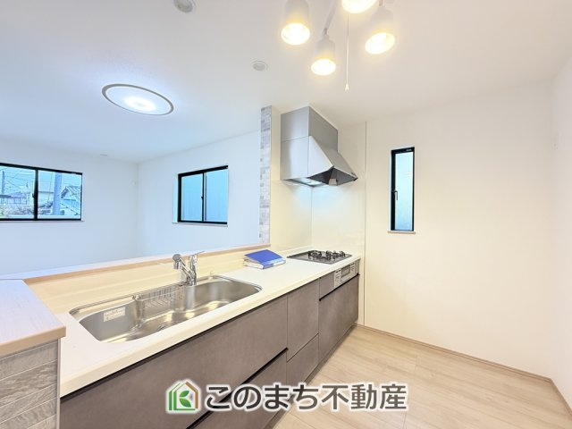 ハートフルタウン宇都宮市雀の宮1丁目277番のキッチン|人気の対面式キッチン☆料理をしながらご家族とコミュニケーションが取れます♪