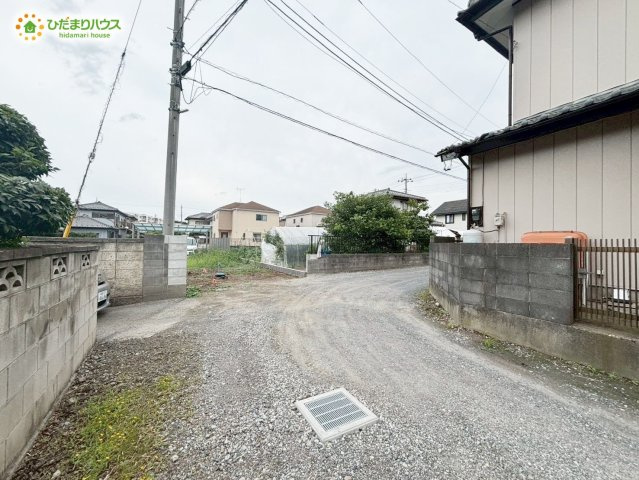 野田市宮崎新田65番　新築戸建　A号棟の前面道路含む現地写真|接道：南西側約4.6ｍ私道（私道持ち分40.39㎡×1/2）
