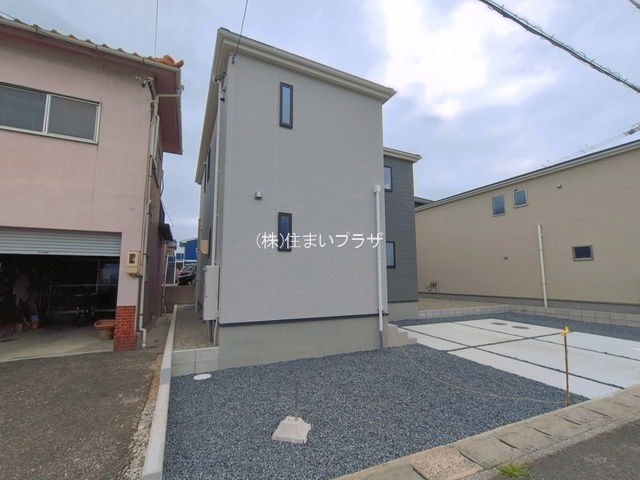 仲介手数料無料）津島市新開町　１号棟の前面道路含む現地写真|前面道路含む現地写真です