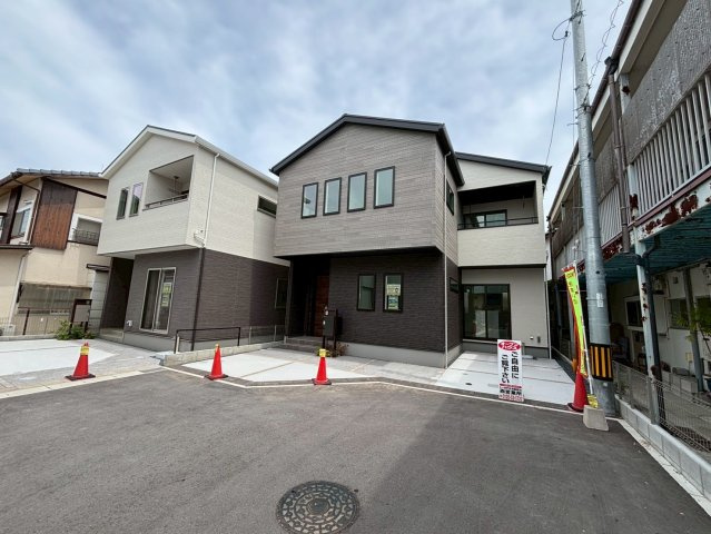 佐伯区皆賀4丁目の前面道路含む現地写真