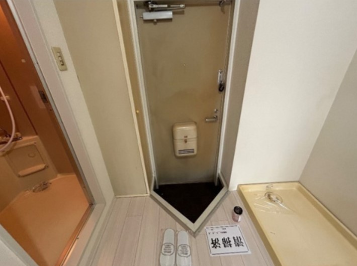 メゾンドールⅡ番館の玄関
