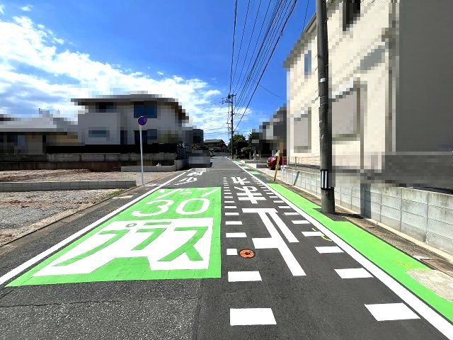 【その他】 | 福岡市東区舞松原2丁目2期　2号棟（全3棟）【仲介手数料無料・0円】 | 現地写真。前面道路です。