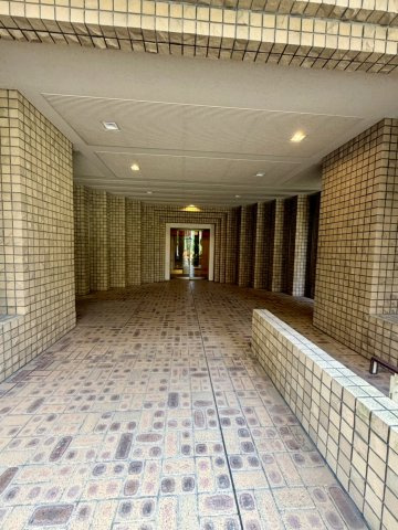 コムズシティ野江Ｄ棟のエントランス