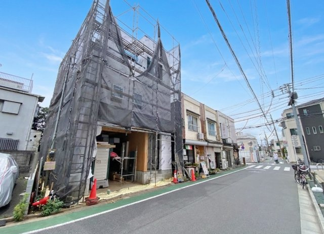 板橋区幸町 限定1棟の前面道路含む現地写真|伸びやかな約6ｍ公道
お車の駐車も気軽にできます
間口も広く心地よい立地に誕生します