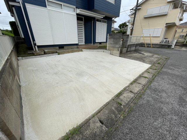 東金市宿　中古住宅の駐車場