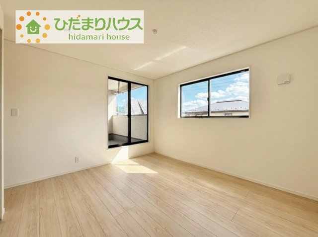 【洋室】 | つくば市観音台第15　新築戸建 | バルコニーに面していて、たっぷり光りの入る明るい主寝室です！