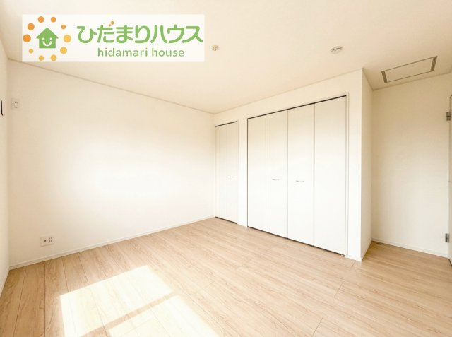 【洋室】 | つくば市観音台第15　新築戸建 | 大きなベッドを置いても余裕の広さの主寝室♪