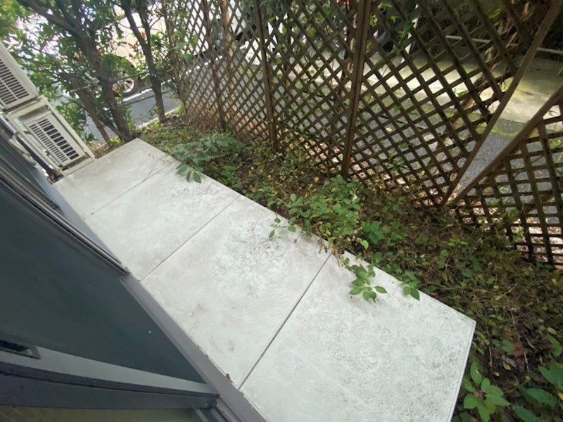 松戸市串崎新田のアパートのバルコニー