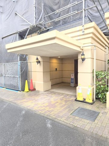 ヴェレーナ青梅新町のエントランス
