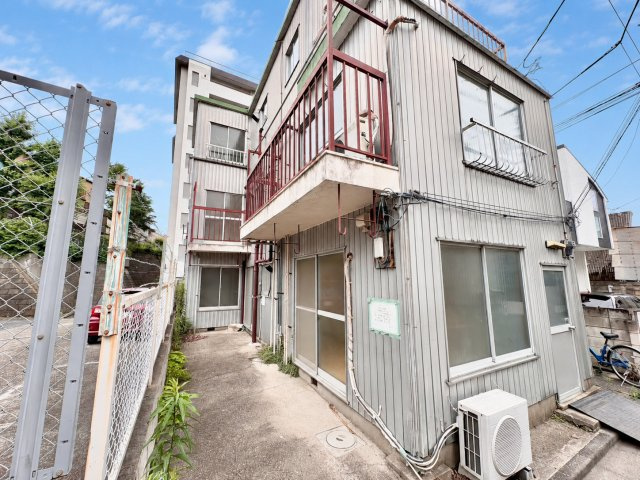 中野区松が丘1丁目　建築条件無し売地の外観|2026.06.22撮影

現地ご見学希望・資料請求などお気軽にお問い合わせ下さい！
03-5990-5201