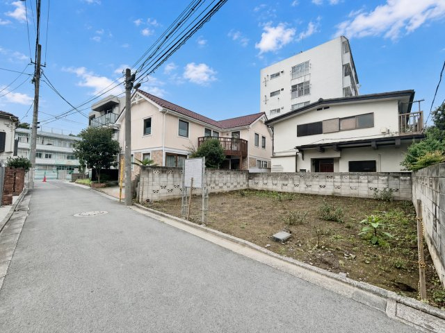 杉並区阿佐谷北1丁目　建築条件付き売地の前面道路含む現地写真|現地写真（2026.06.22撮影）

現地ご見学希望・資料請求などお気軽にお問い合わせ下さい！
03-5990-5201