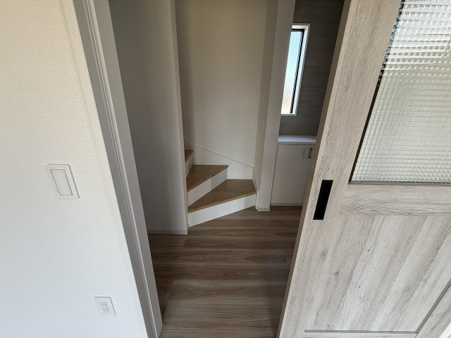 富士見１丁目　新築戸建のその他|階段
