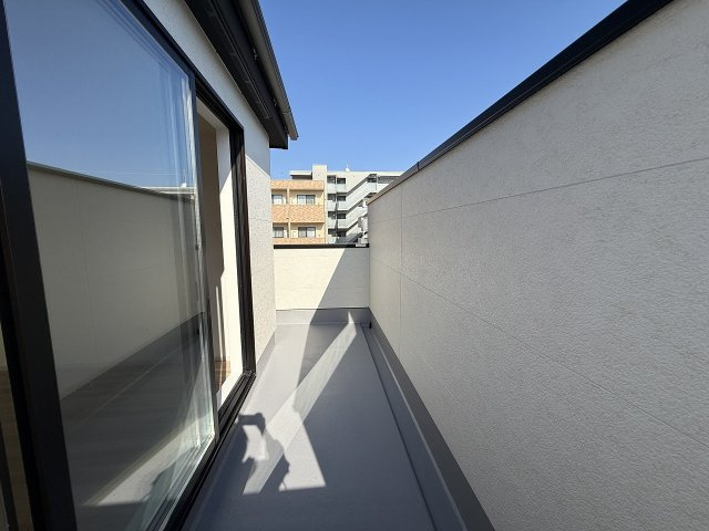 富士見１丁目　新築戸建のバルコニー|洋室11.2帖に面したバルコニー