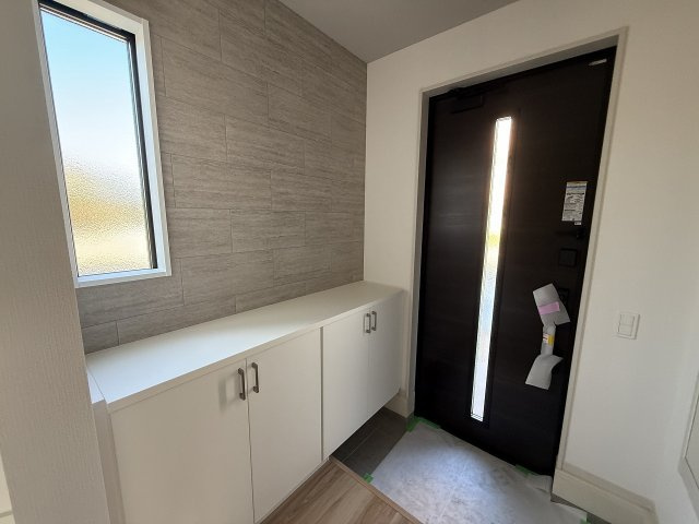 富士見１丁目　新築戸建の玄関