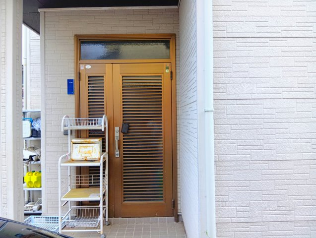 売中古戸建　富士市三ツ沢の玄関|4LDKなので部屋数も収納もたっぷりあります。