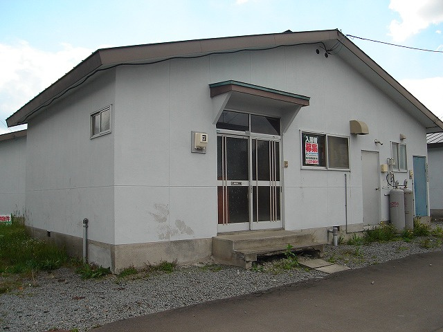 豊岡8-6貸家