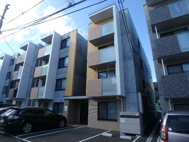 ＬＩＢＥＲＴＹ　ＣＯＵＲＴ
