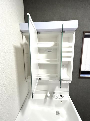 小山市城北4丁目　中古戸建の独立洗面台