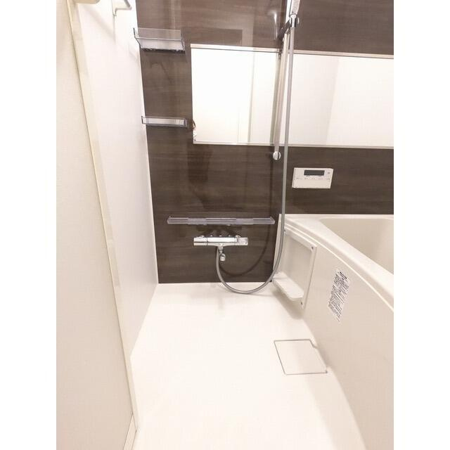 ノワール三宿の玄関