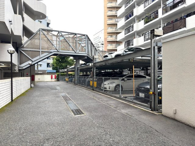 東急ドエルデュオプラザ川口弐番館の駐車場|駐車場
