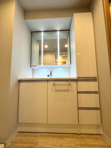 東急ドエルデュオプラザ川口弐番館の独立洗面台|洗面台新規交換