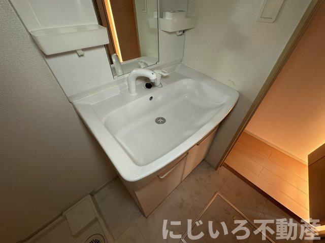 メゾンドK2の洗面所