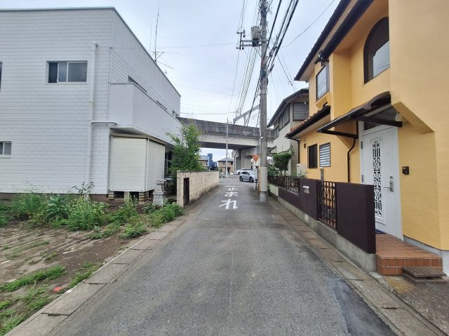 高崎市飯塚町売土地の前面道路含む現地写真