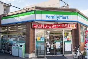 ラ・ベルクの周辺