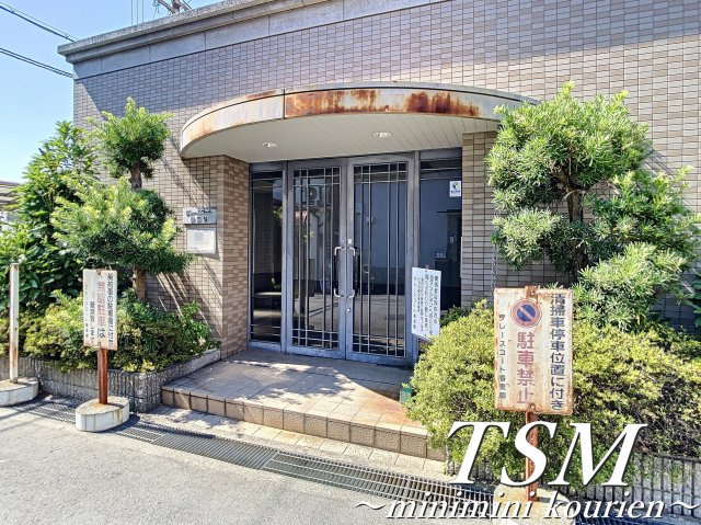 グレースコート香里園のエントランス|オートロック付き