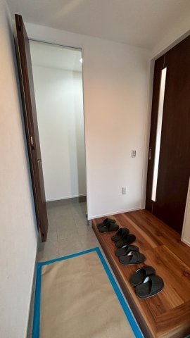 幕山台8丁目2号棟の玄関