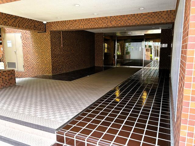 インペリアル常盤松のエントランス
