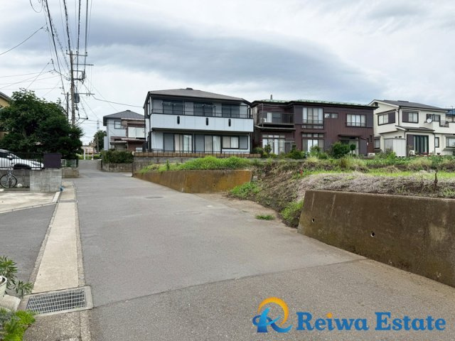 売地　高座郡寒川町岡田4丁目の前面道路含む現地写真