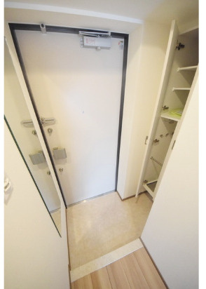 【玄関】 | ＳＨＯＫＥＮ　Ｒｅｓｉｄｅｎｃｅ横浜野毛山公園 | 同建物別部屋参考