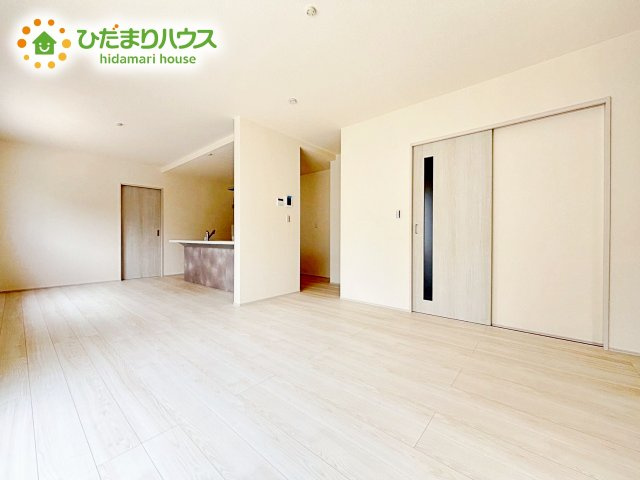 【居間・リビング】 | 石岡市石岡第9　新築戸建 | 風通しが良いため、夏は風を感じて涼しく過ごせます(^^♪