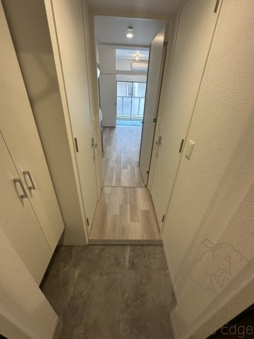 セレニテ新大阪エクラの玄関