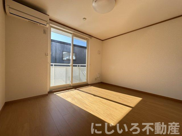 プリムヴェールBの居間・リビング