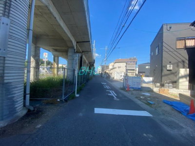 【前面道路含む現地写真】 | 真野５丁目　限定１区画