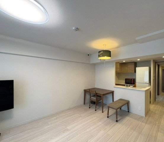 エクセレントシティ北小金の居間・リビング|リビングダイニング
※写真はAI加工で（家具・荷物等）を消去しており、現況と異なる場合があります。