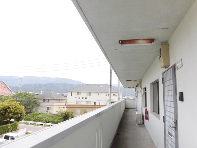 グランドールオオニシのその他共用部分|３階共用通路です☆