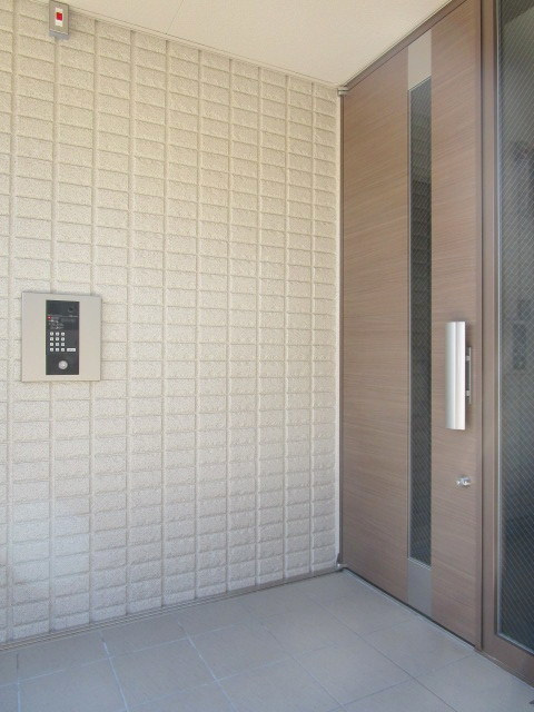 上原メゾンのエントランス