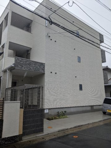 プルメリア周船寺駅前