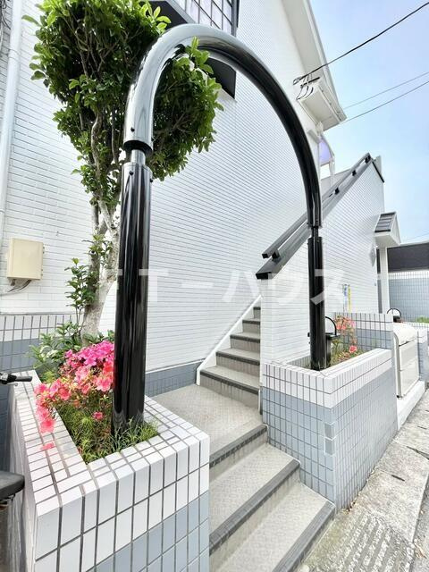 ロックフィールド末広のエントランス