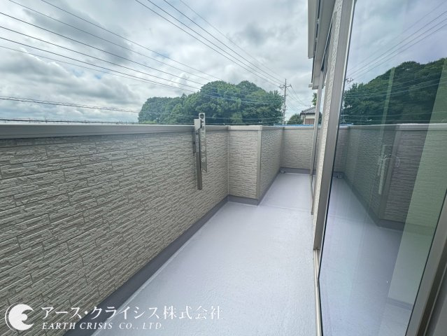 【バルコニー】 | 野田市山崎2071番　全2棟 | 日当りの良いバルコニーなので洗濯物が良く乾きます。お子様の通学や帰宅も確認できるので安心ですね♪