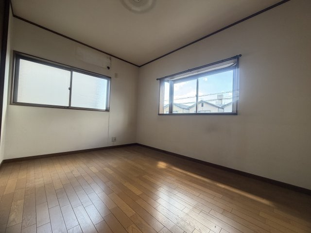 明石市大久保町江井島戸建の洋室