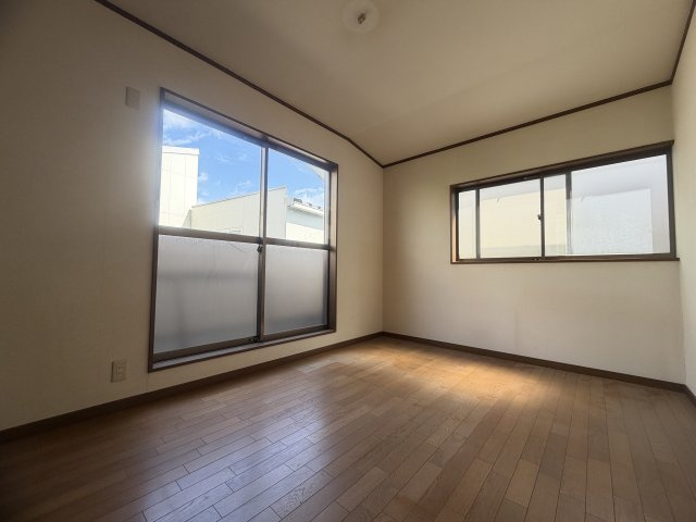 明石市大久保町江井島戸建の洋室
