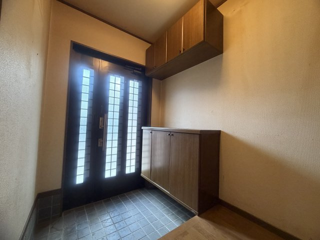明石市大久保町江井島戸建の玄関