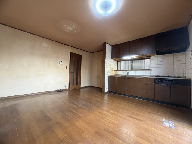 明石市大久保町江井島戸建の居間・リビング