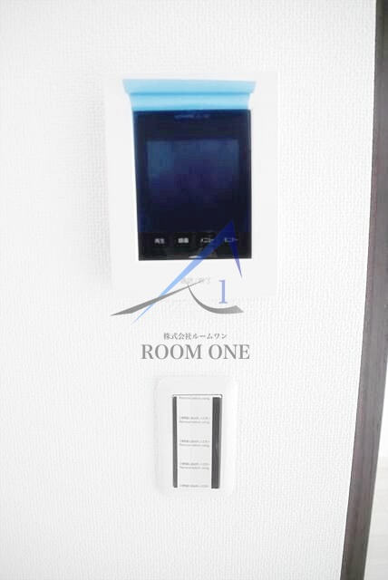 グランソレーユ横浜鶴見のセキュリティ|モニター付きインターホンです。